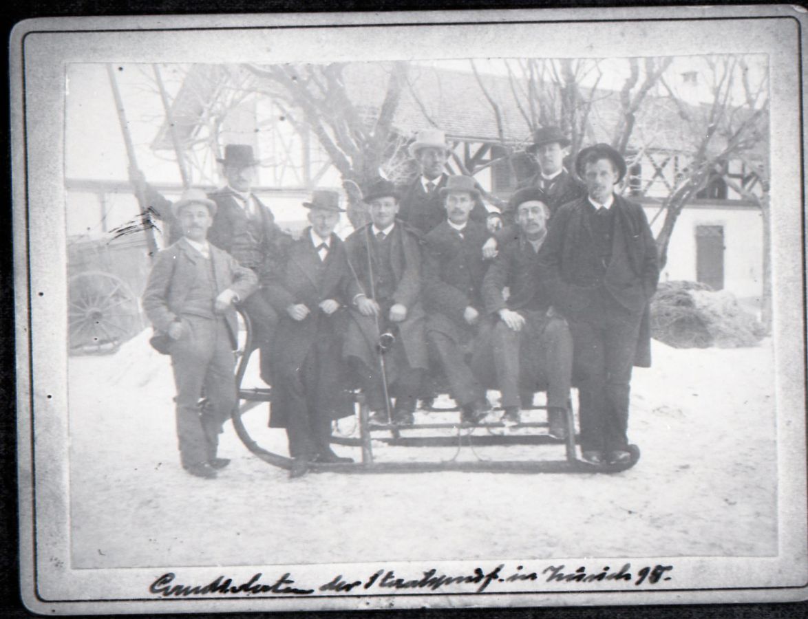 1895